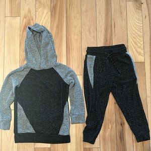 Runway 3T hoodie and joggers in gray and black